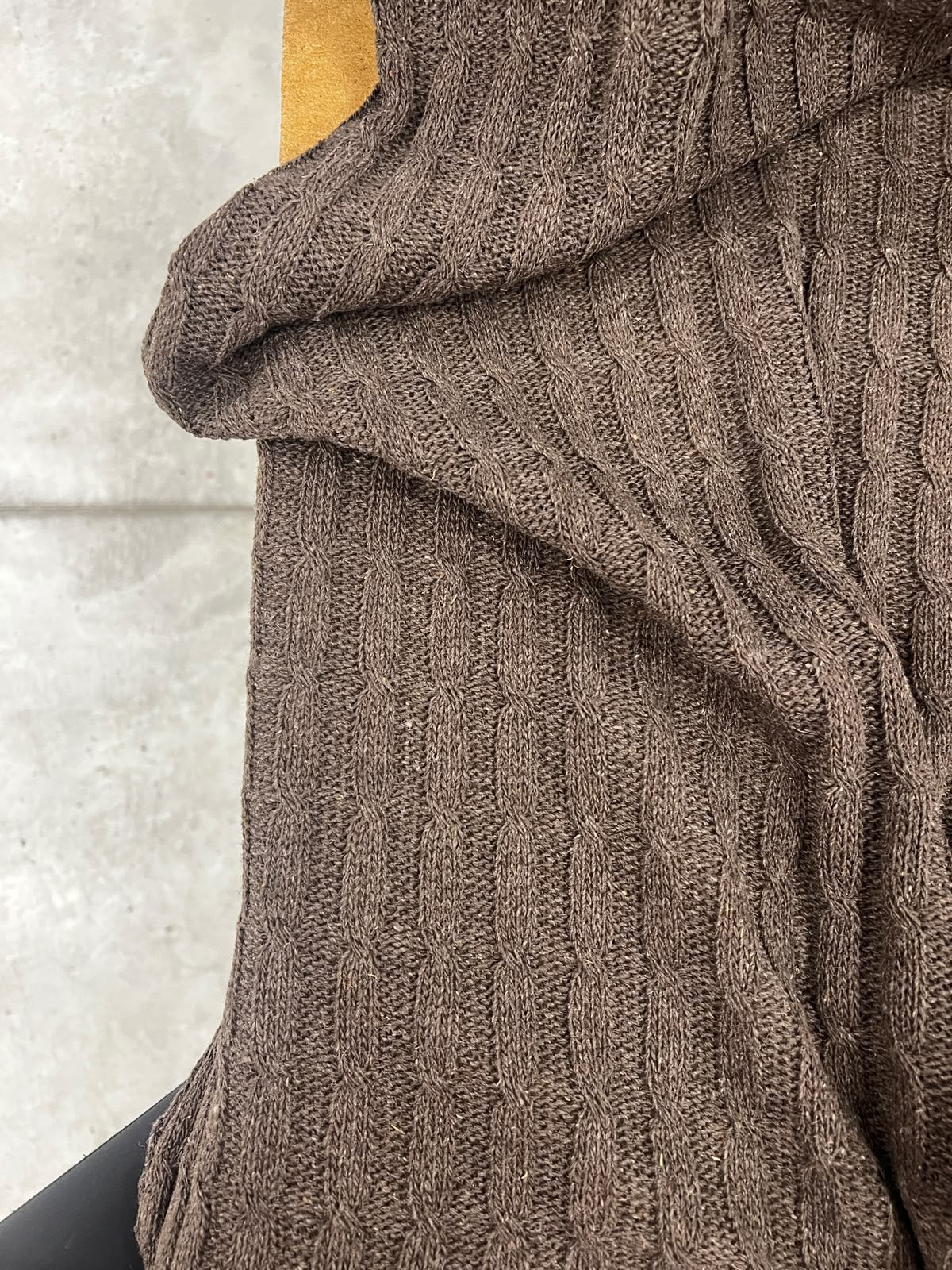DARIA 039 teddy bear brown knitted cable 100% wool