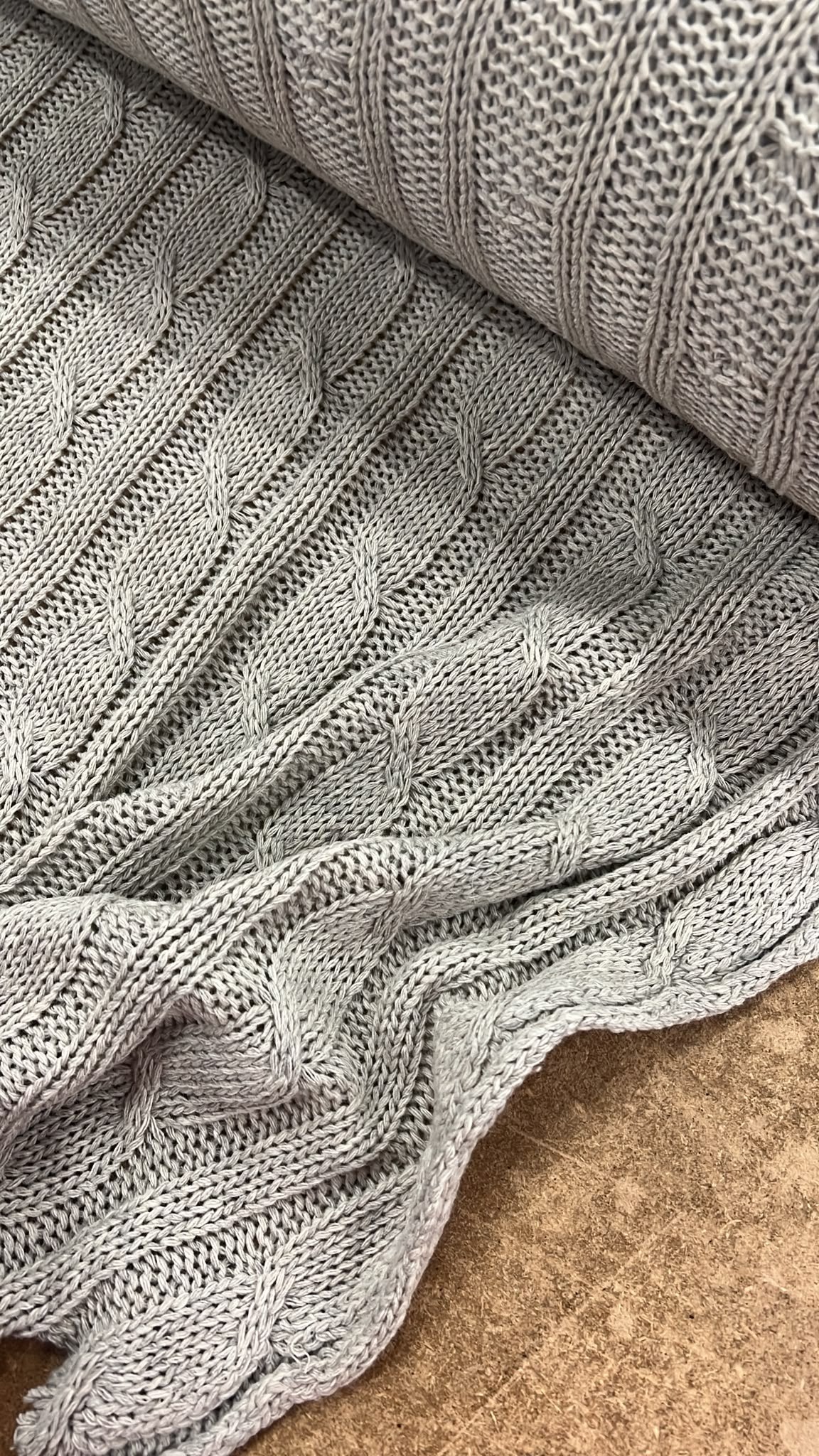DARIA 040 Ivory knitted cable 100% wool