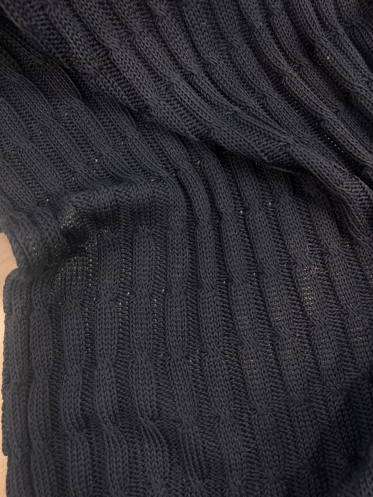 DARIA 044 deep black knitted cable 100% wool