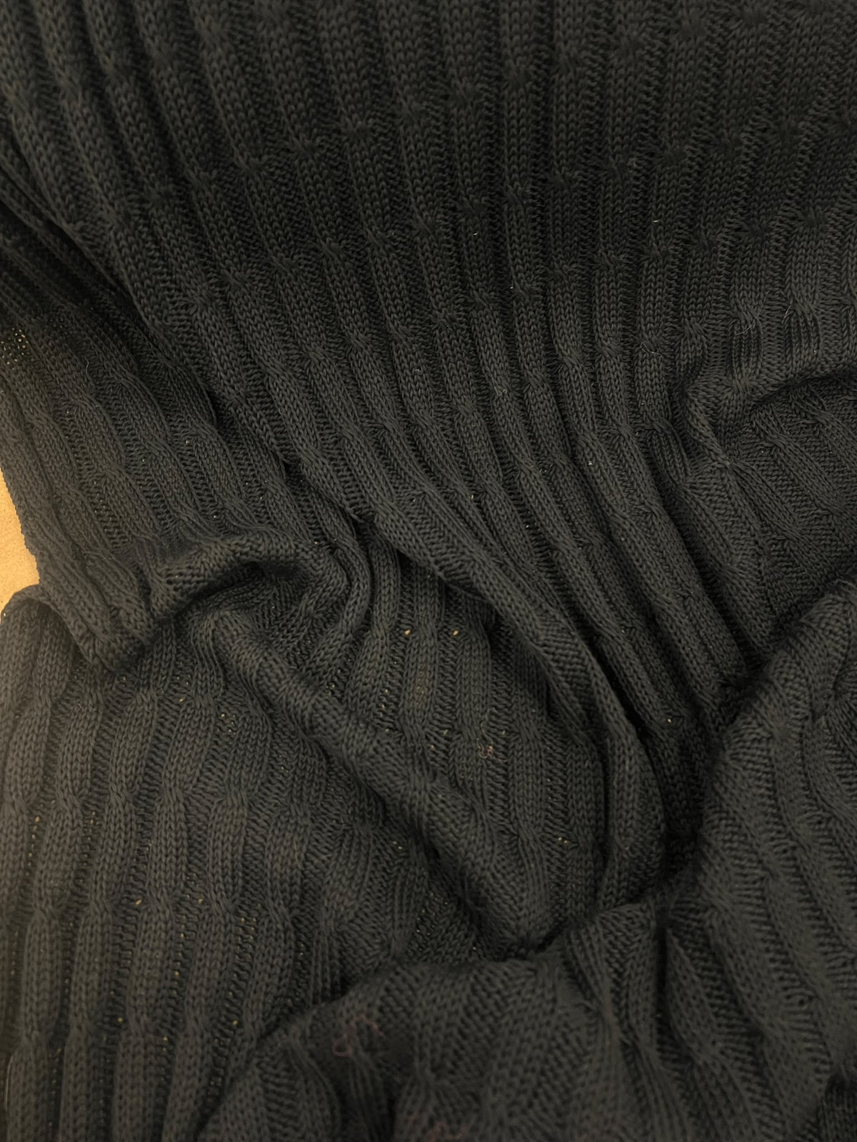DARIA 044 deep black knitted cable 100% wool