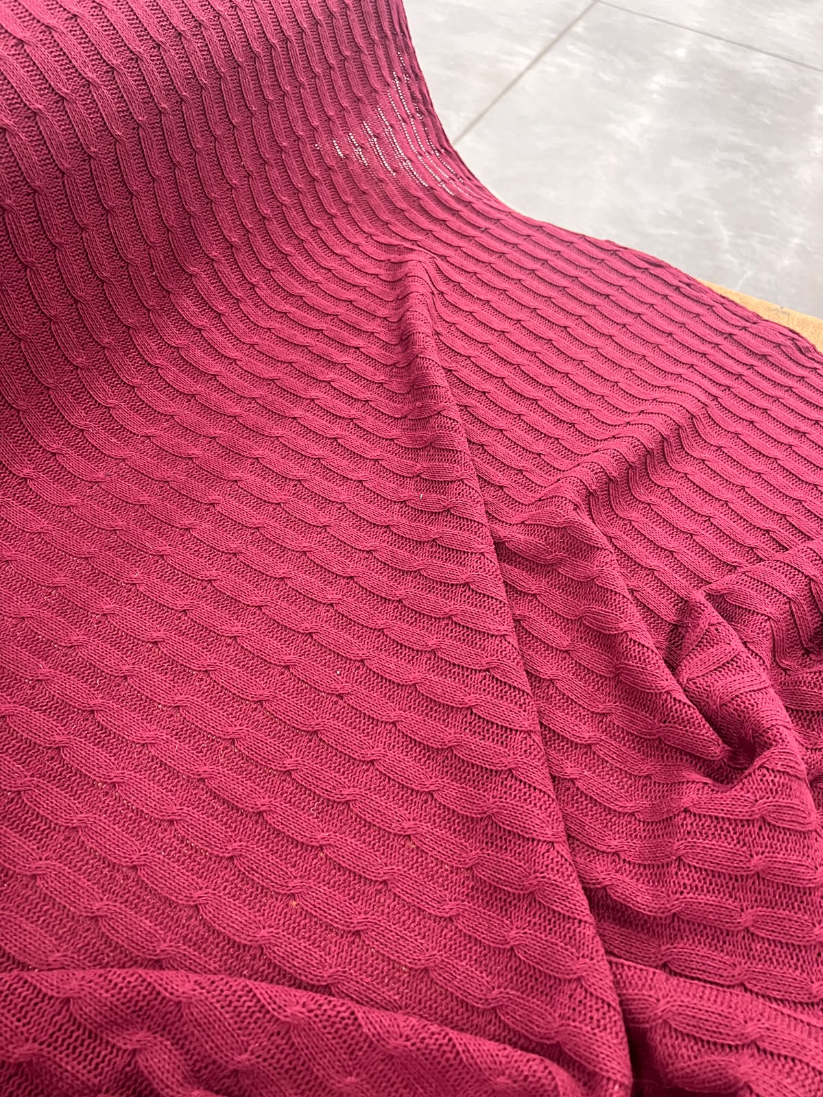 DARIA 046 burgundy knitted cable 100% wool