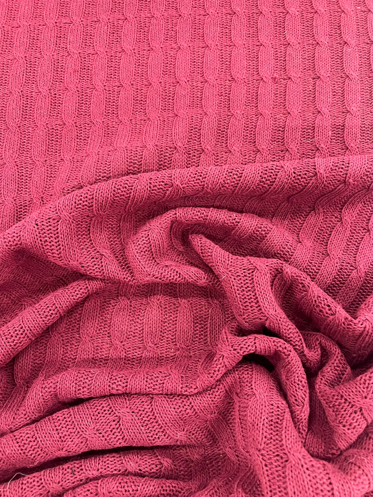 DARIA 046 burgundy knitted cable 100% wool