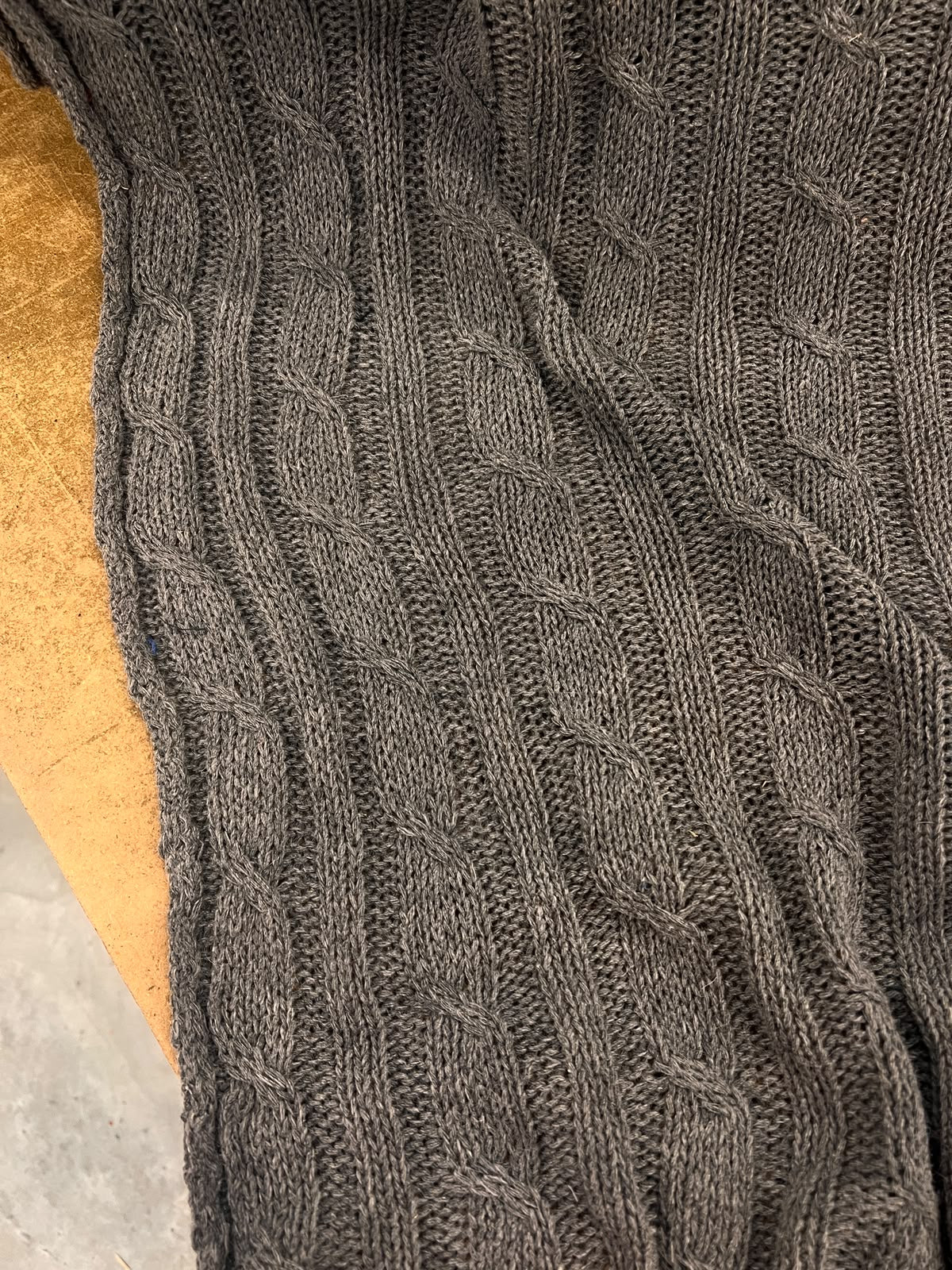 DARIA 047 Grey knitted cable 100% wool