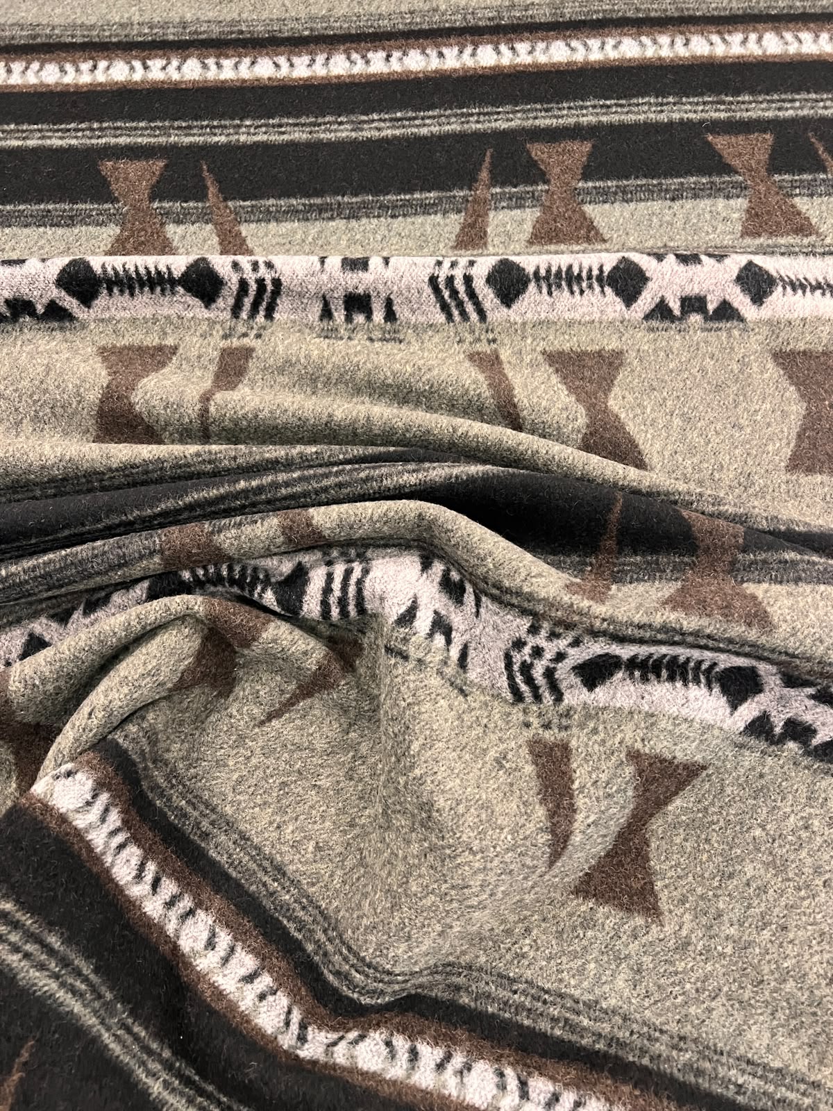 ZOE 012 double face rustic geo design 100% wool