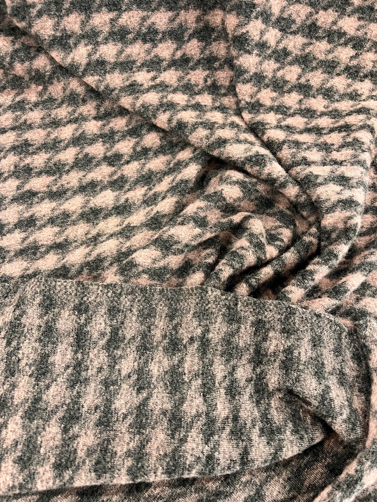 ZOE 015 brushed pink&grey houndstooth wool
