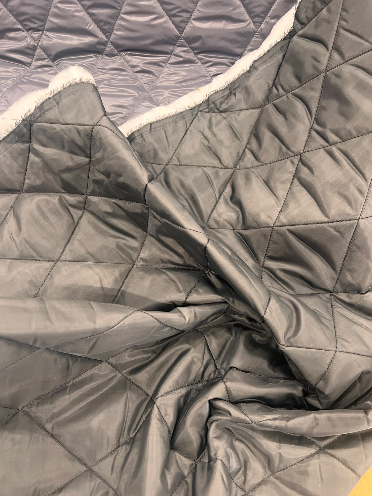 ZOE 038 grey diamond double face quilted