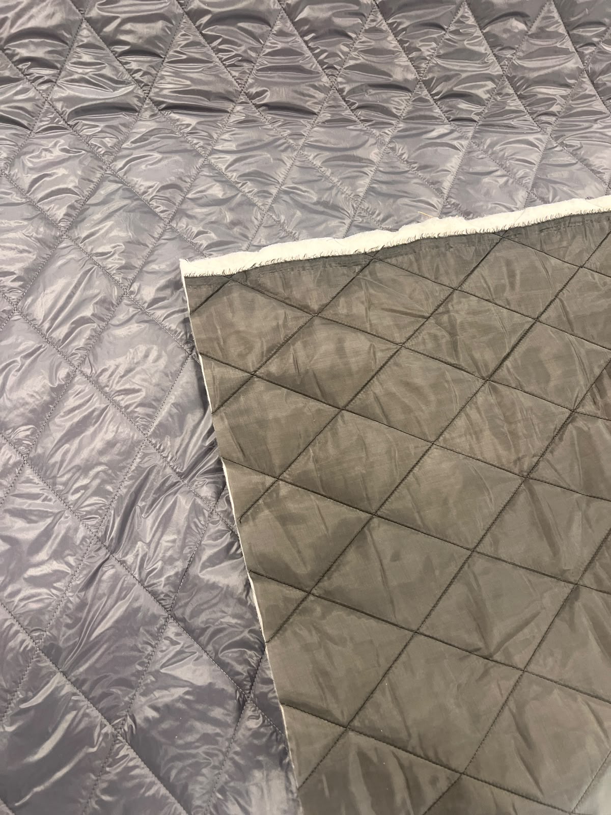 ZOE 038 grey diamond double face quilted