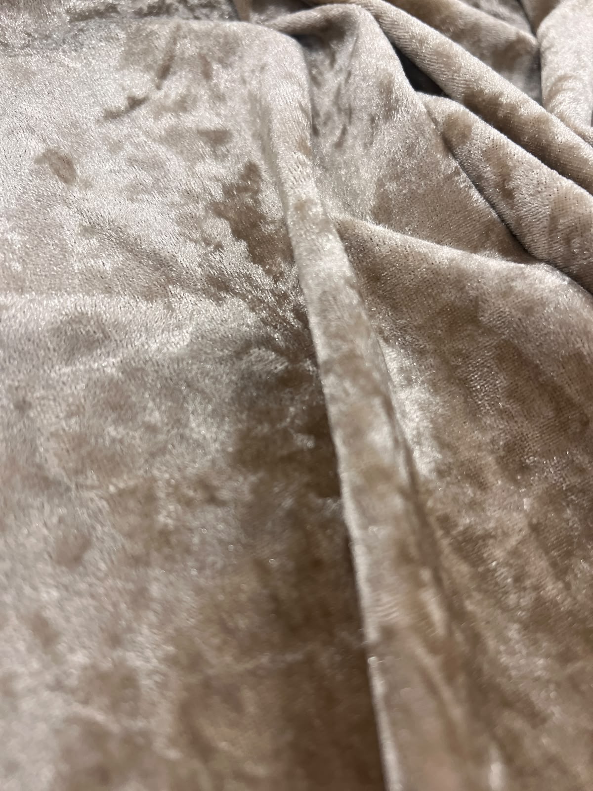 ZOE 060 beige crushed shiny velvet