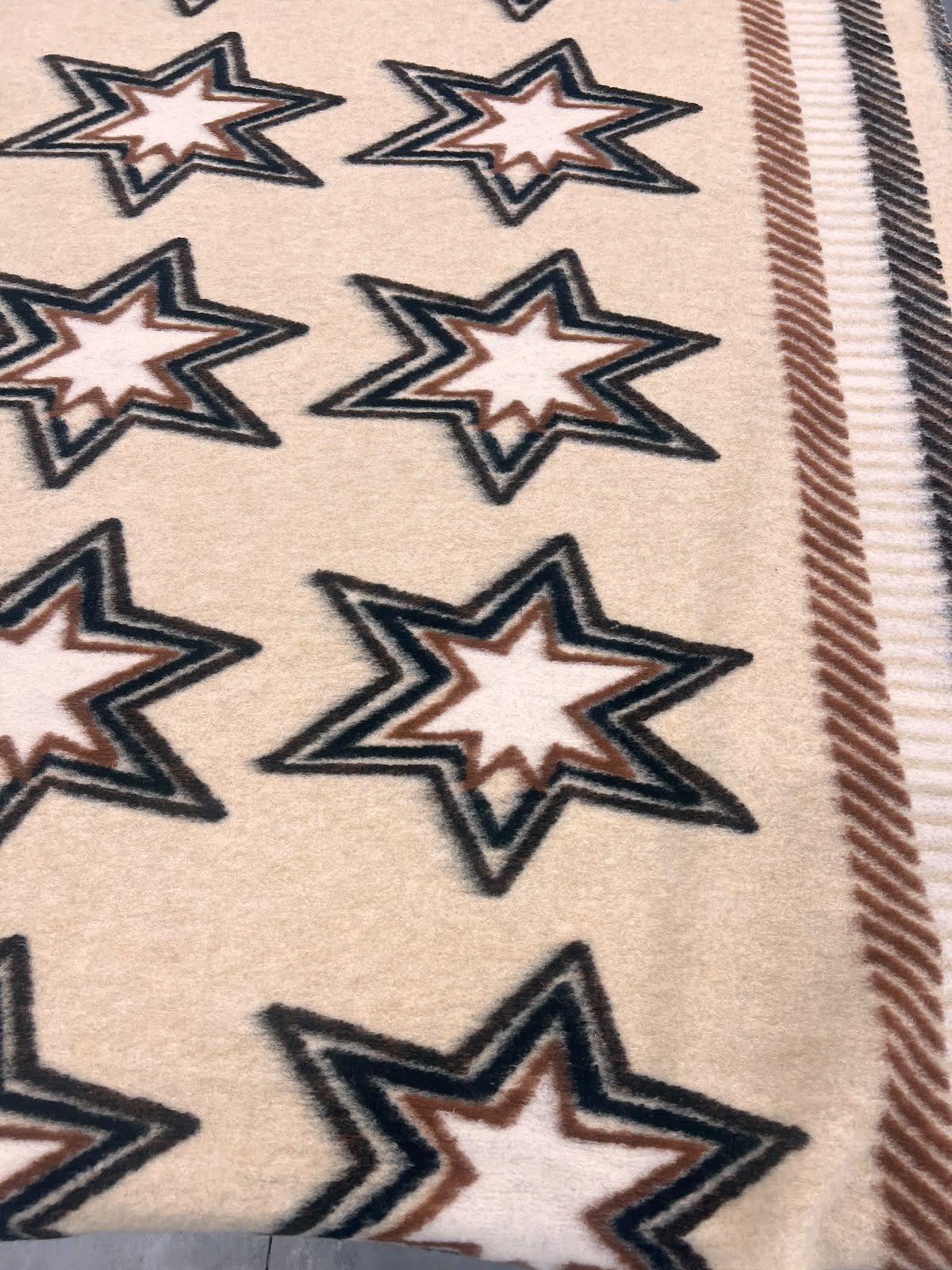ZOE 061 stripe single border all over star brushed woolen