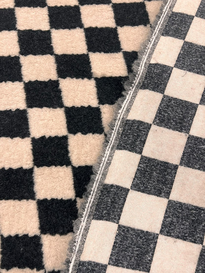 ZOE 065 chechkboard deisgn boiled wool