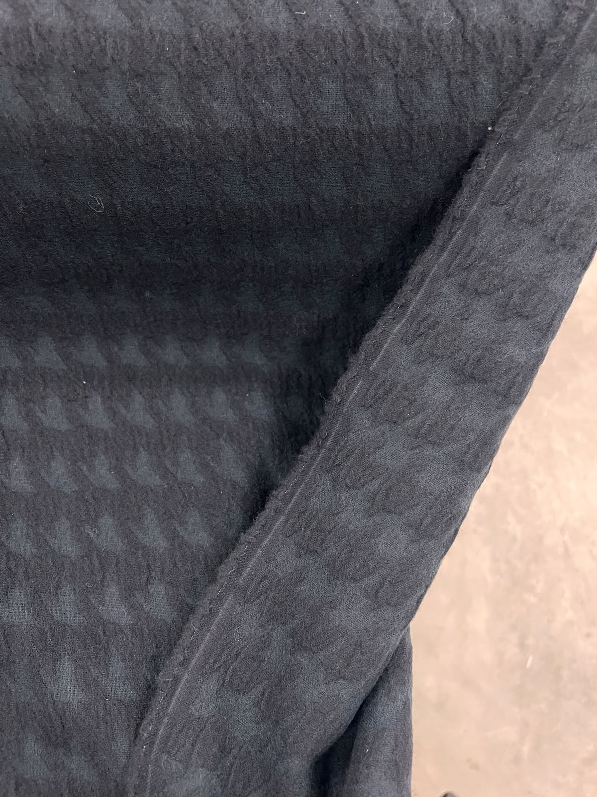 ZOE 084 navy houndstooth designed wool 100%