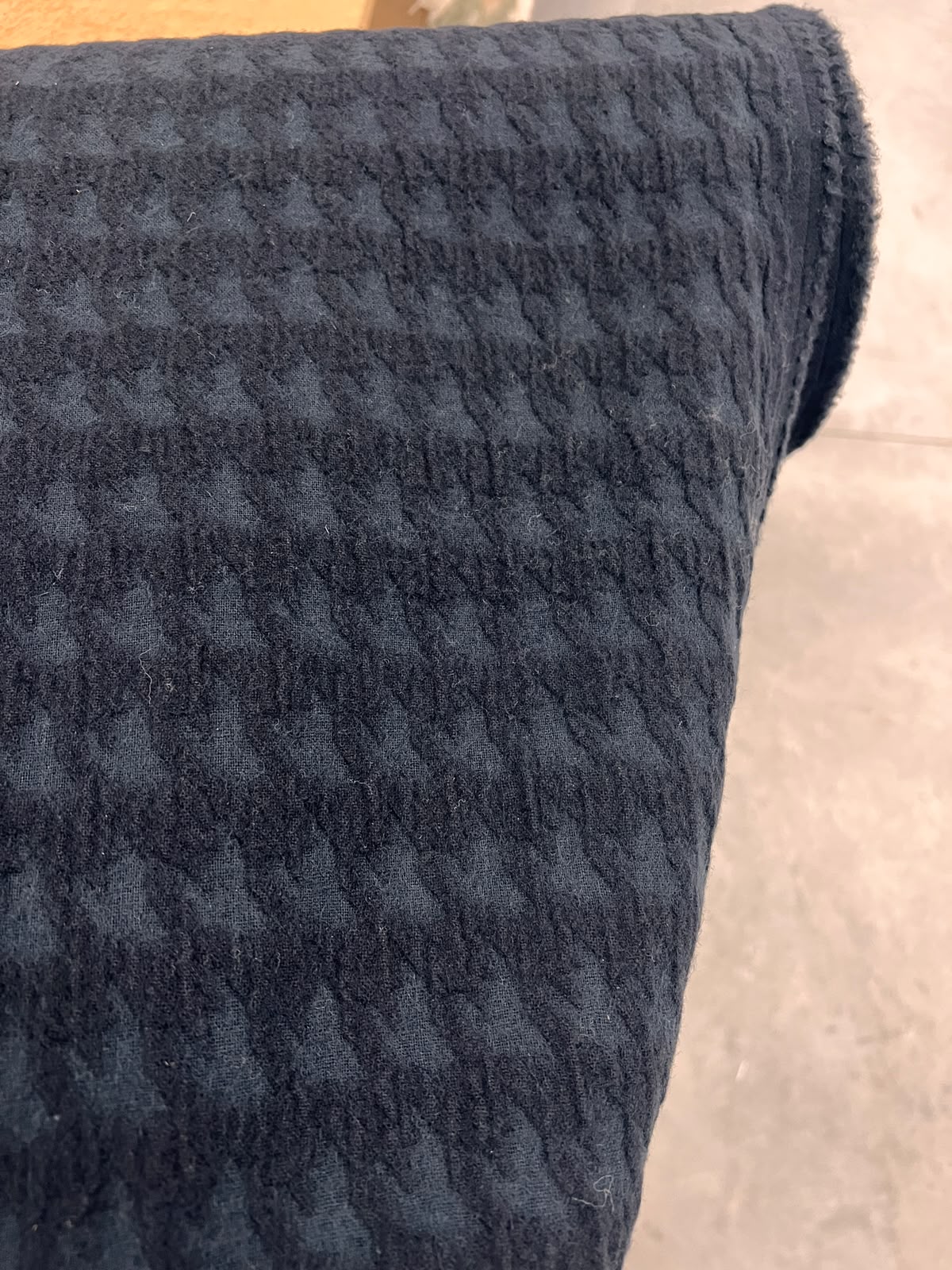 ZOE 084 navy houndstooth designed wool 100%
