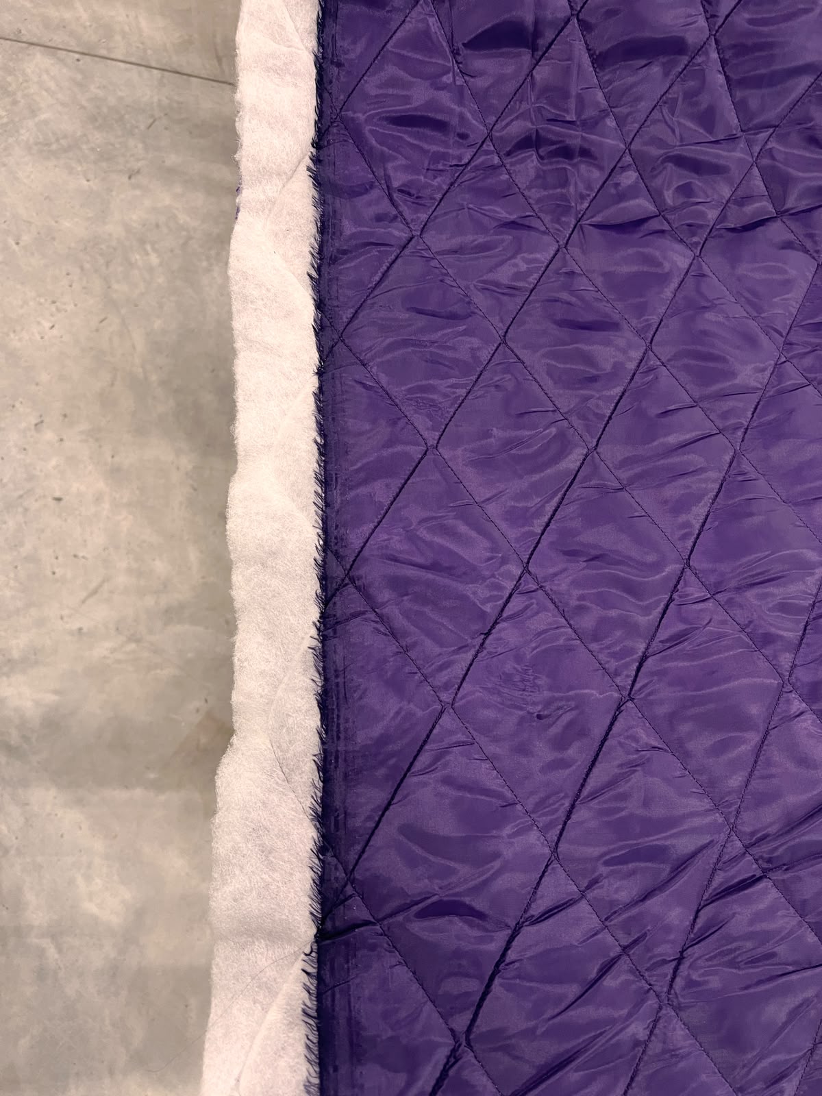 ZOE 097 doubleface aubergine quilted fabric