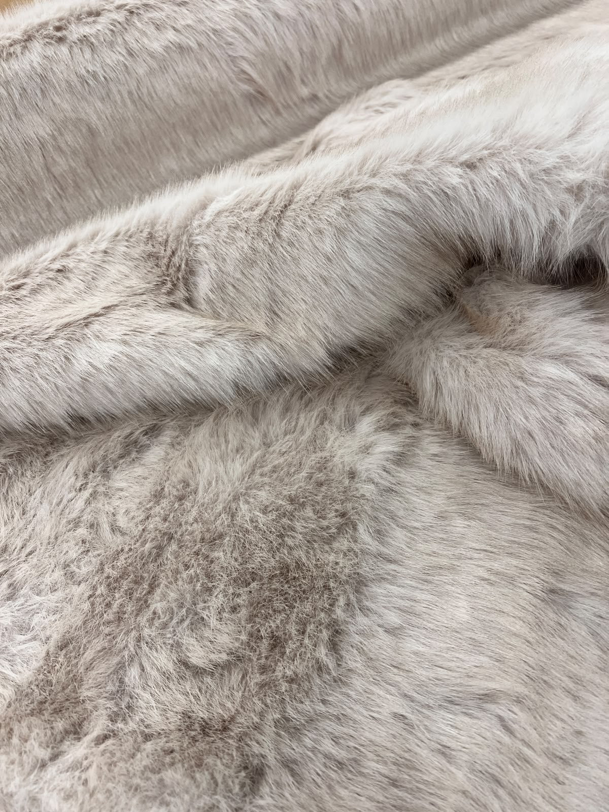 OLAF 003 neutral taupe/ivory hairy cuddle milky wool blended