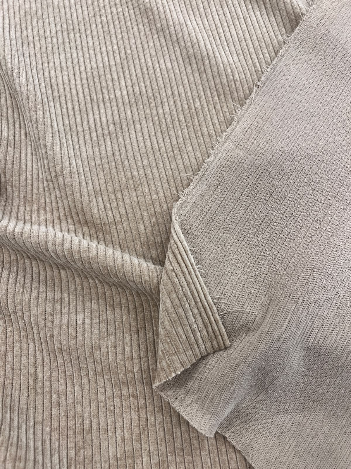 OLAF 005 beige curduroy vertical ribbed