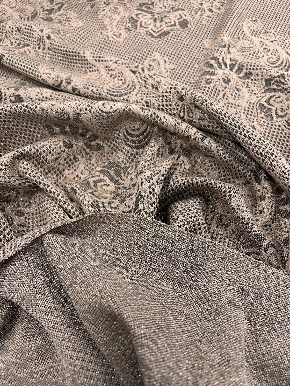 OLAF 006 shiny textured jacquard