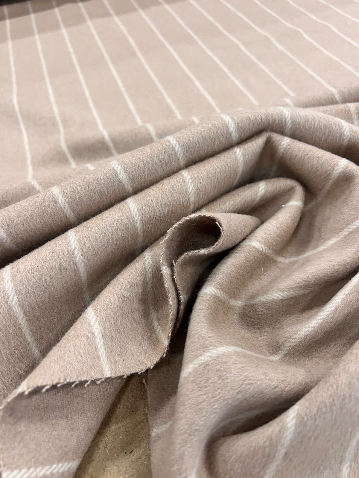 OLAF 010 beige&ecru stripe wool