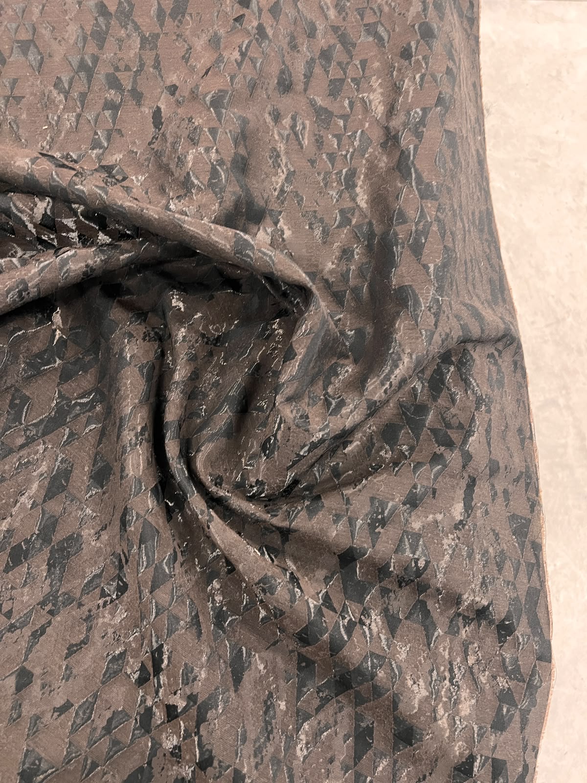 OLAF 011 brown&black metallic raddiant jacquard double face