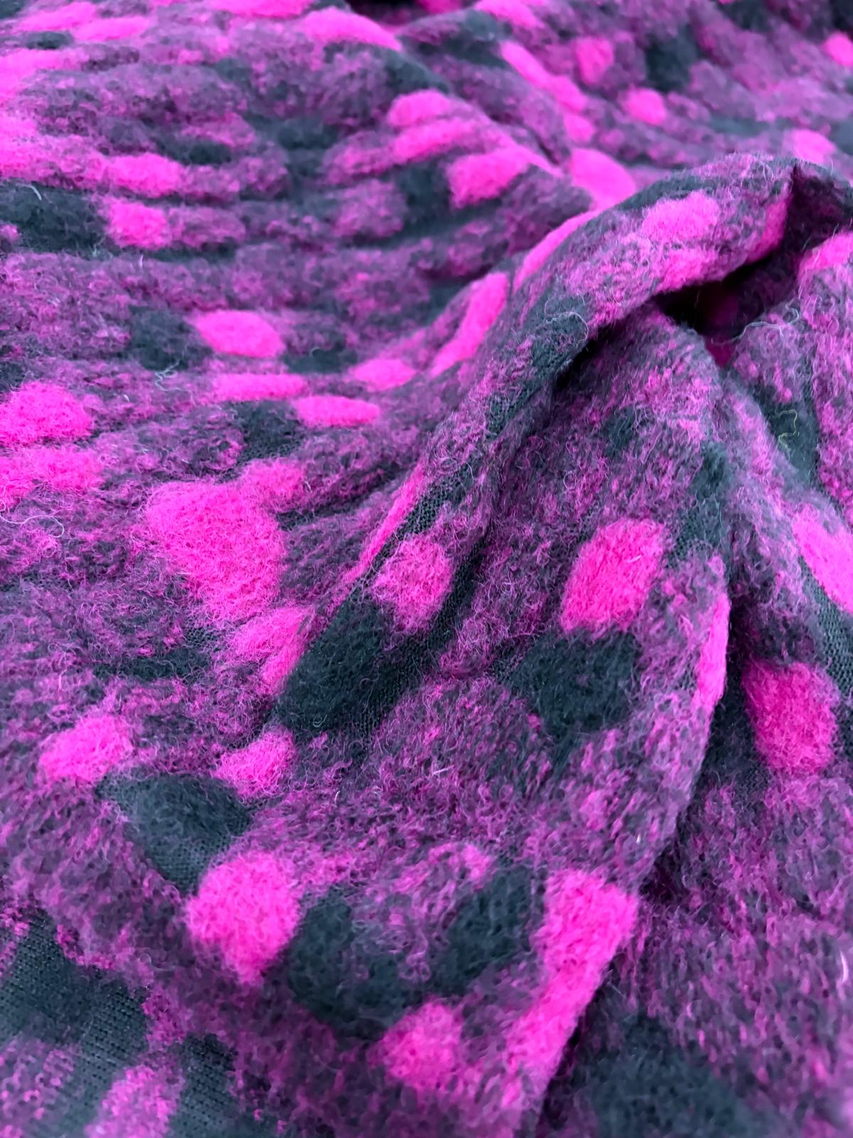 DRACO 029 heavy boiled wool with applicated fuchisia & black
