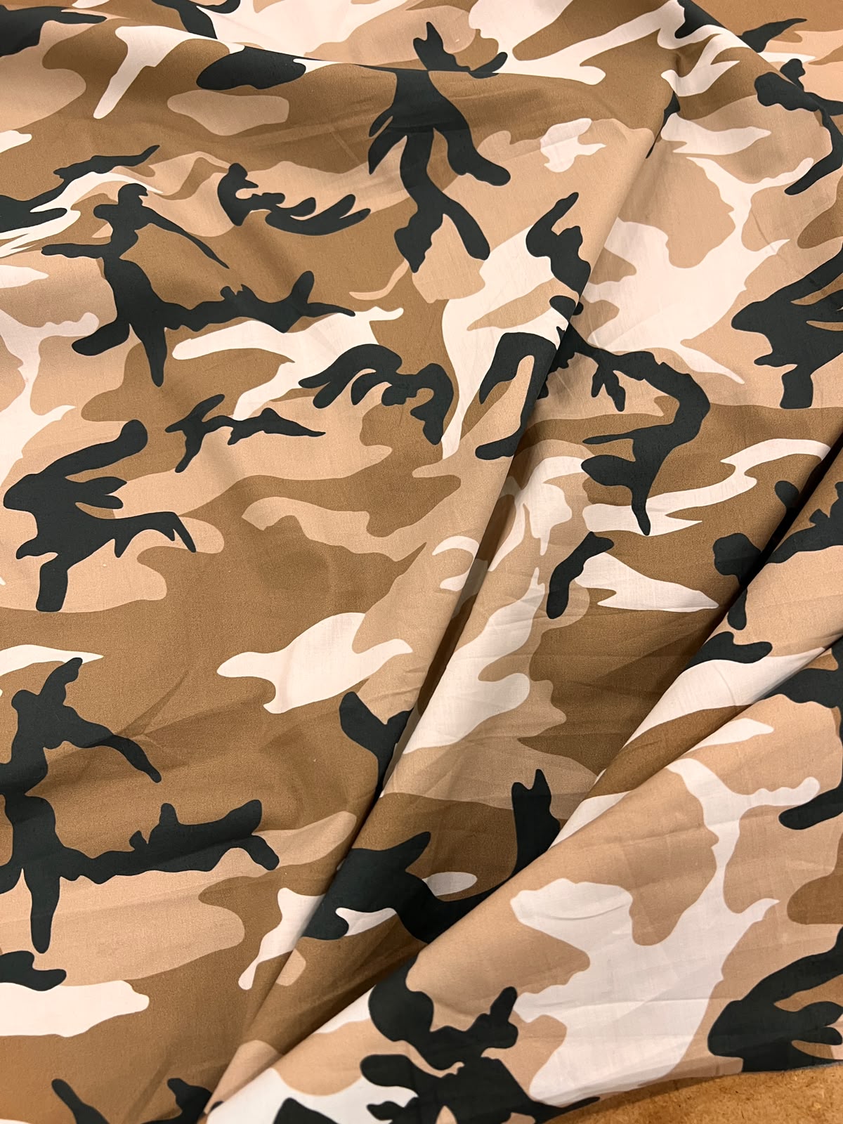 URI 008 AOP camuflage cotton poplin