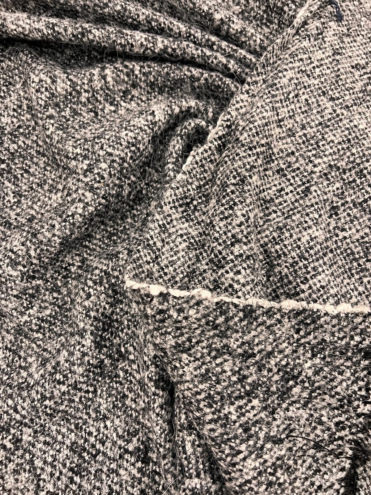 URI 016 heavy wool jersey boucle tweed black & grey