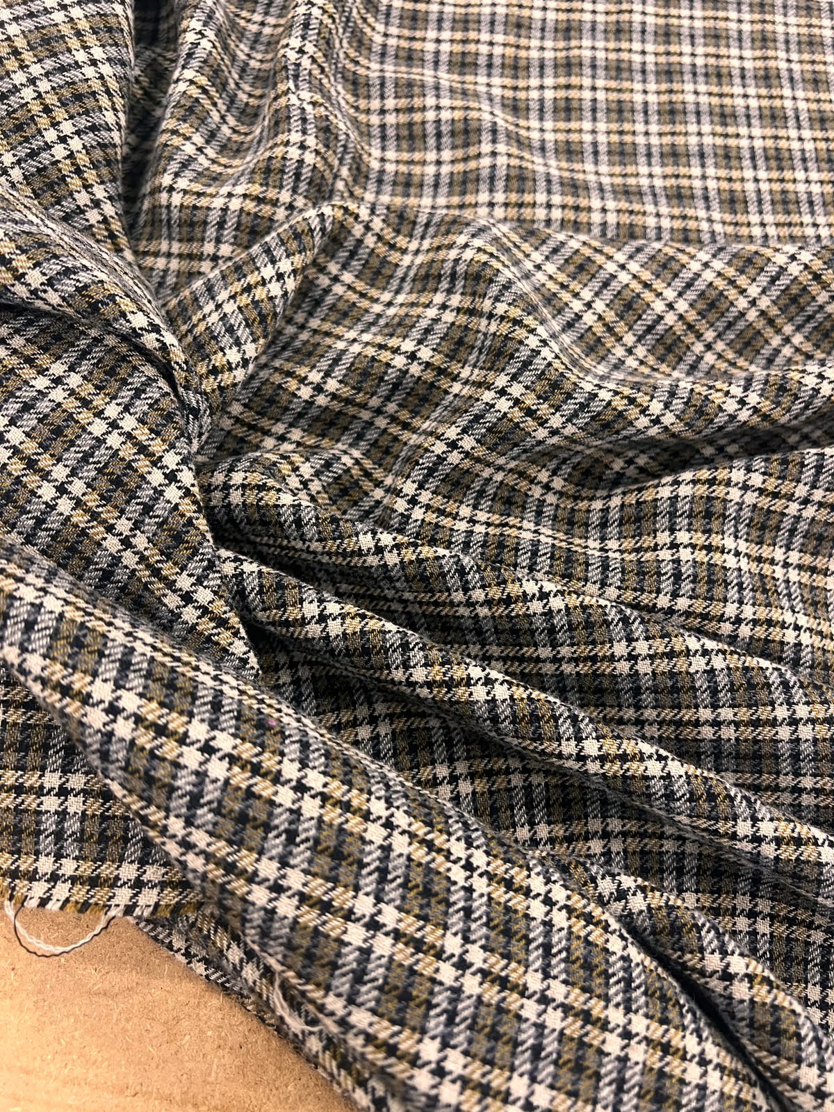 ZOE 042 yarn-dyed check tweed