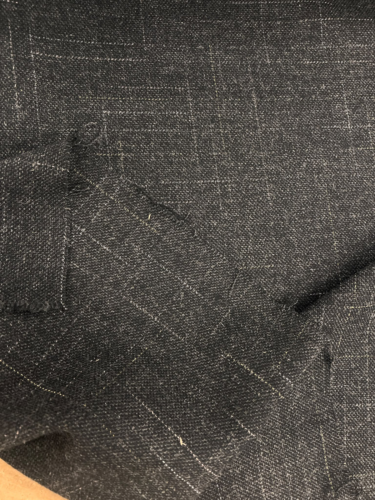 ZOE 049 charcoal windowpane woolen 100%