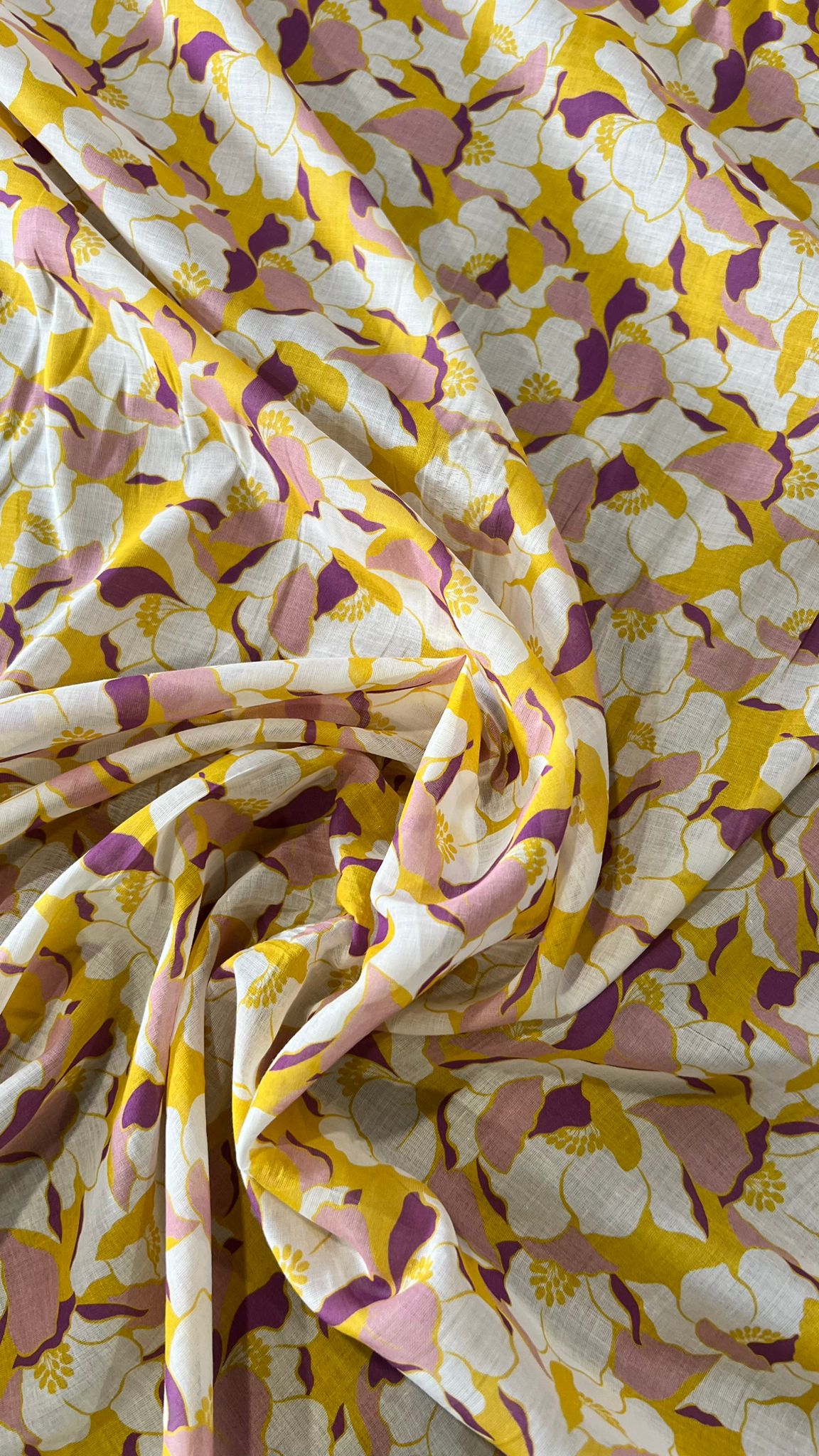 B01 LAGO 008 Cotton voile with yellow and pink flowers